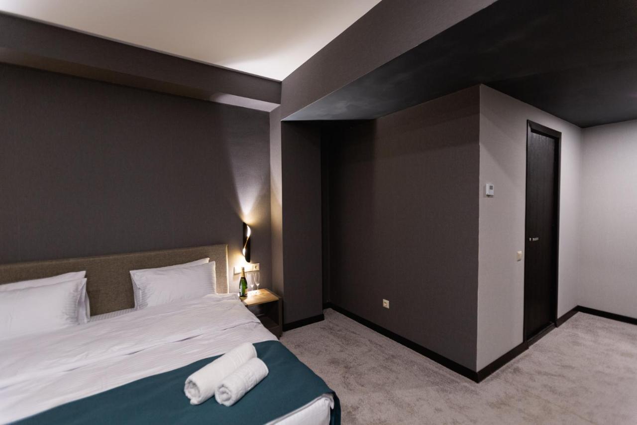 West Inn Georgia 쿠타이시 외부 사진