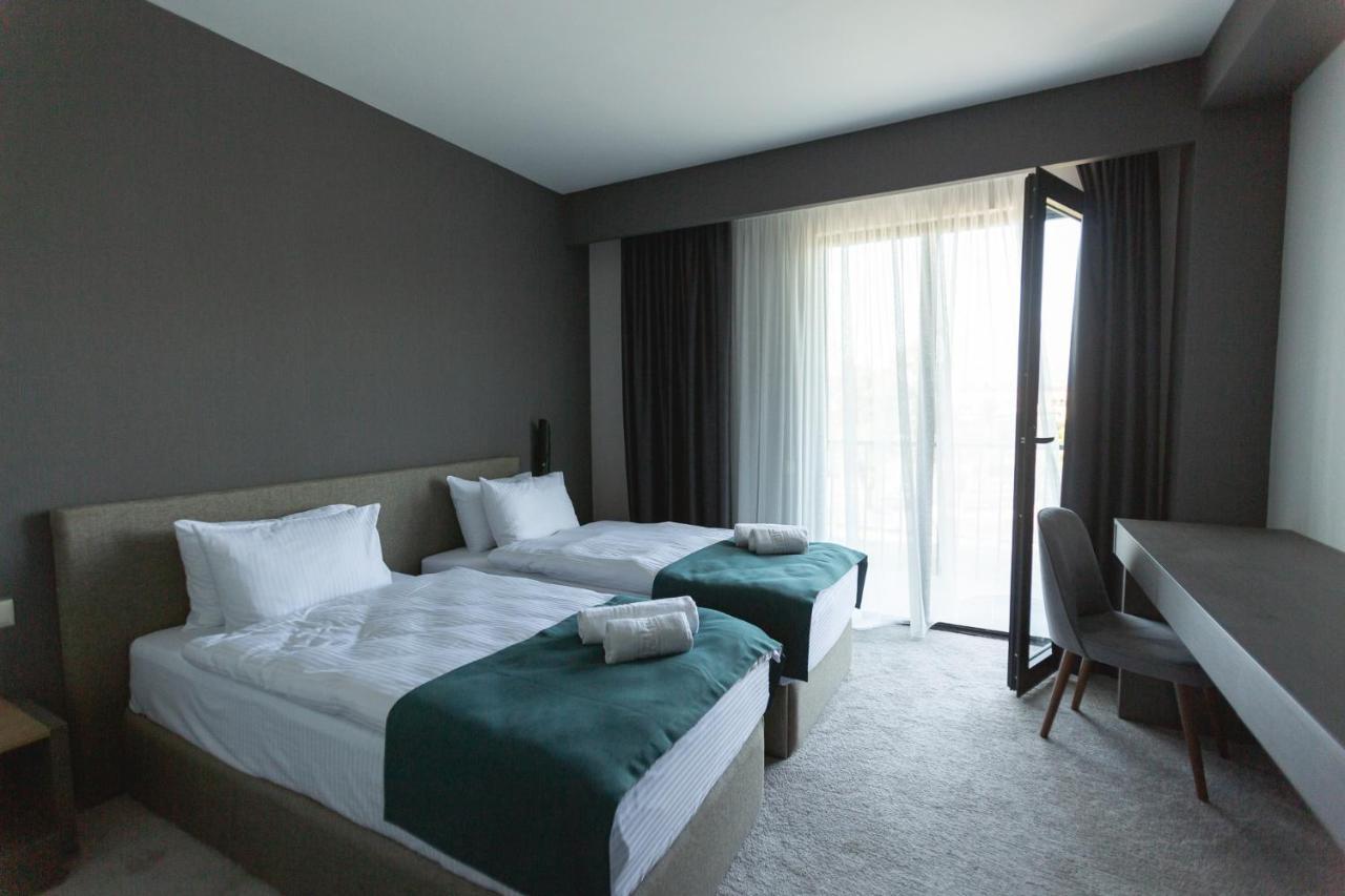 West Inn Georgia 쿠타이시 외부 사진