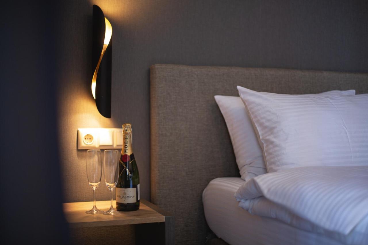 West Inn Georgia 쿠타이시 외부 사진