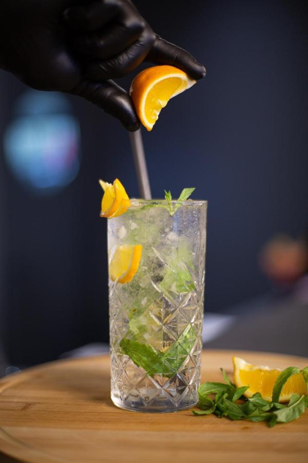 West Inn Georgia 쿠타이시 외부 사진