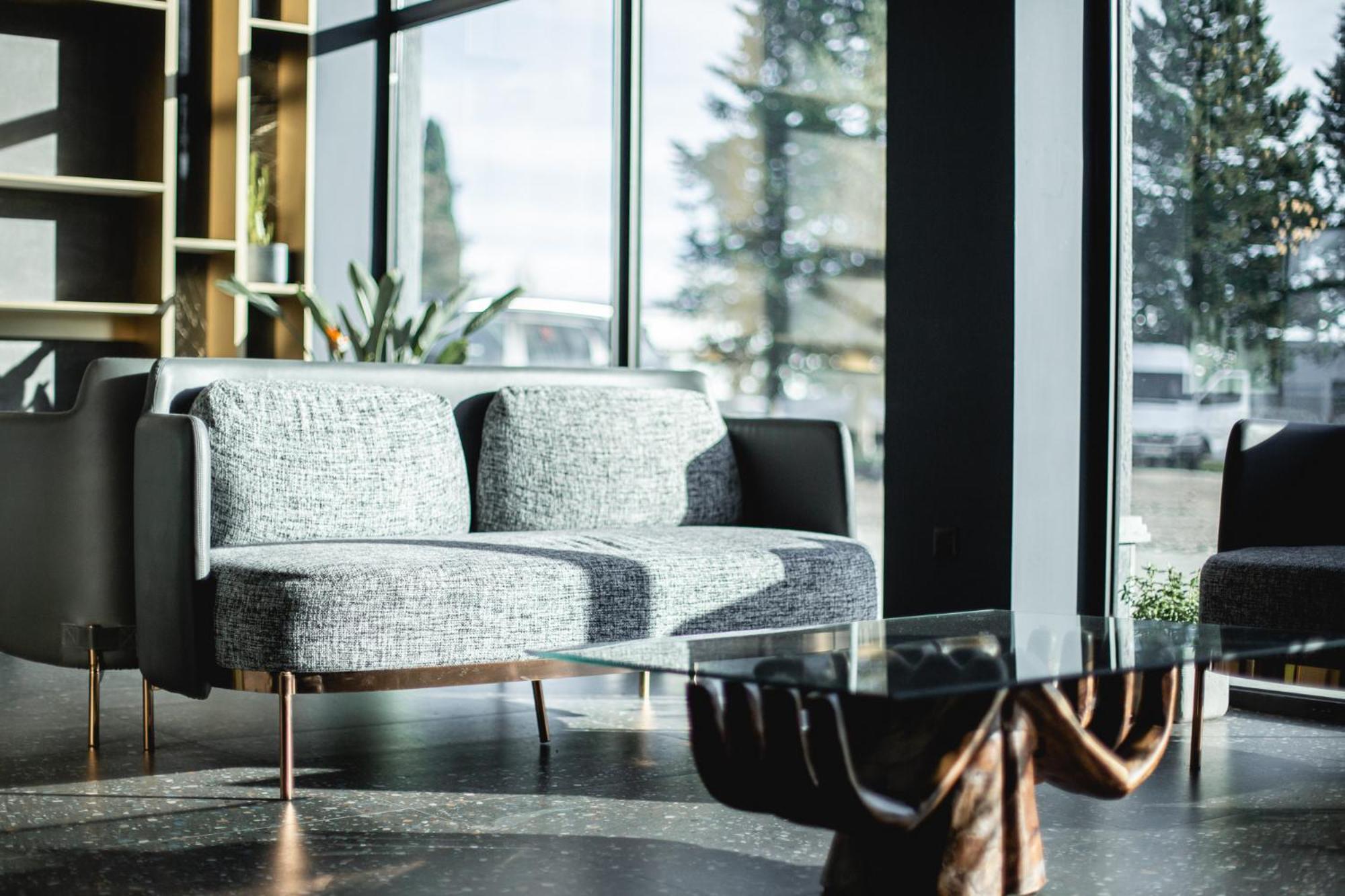 West Inn Georgia 쿠타이시 외부 사진