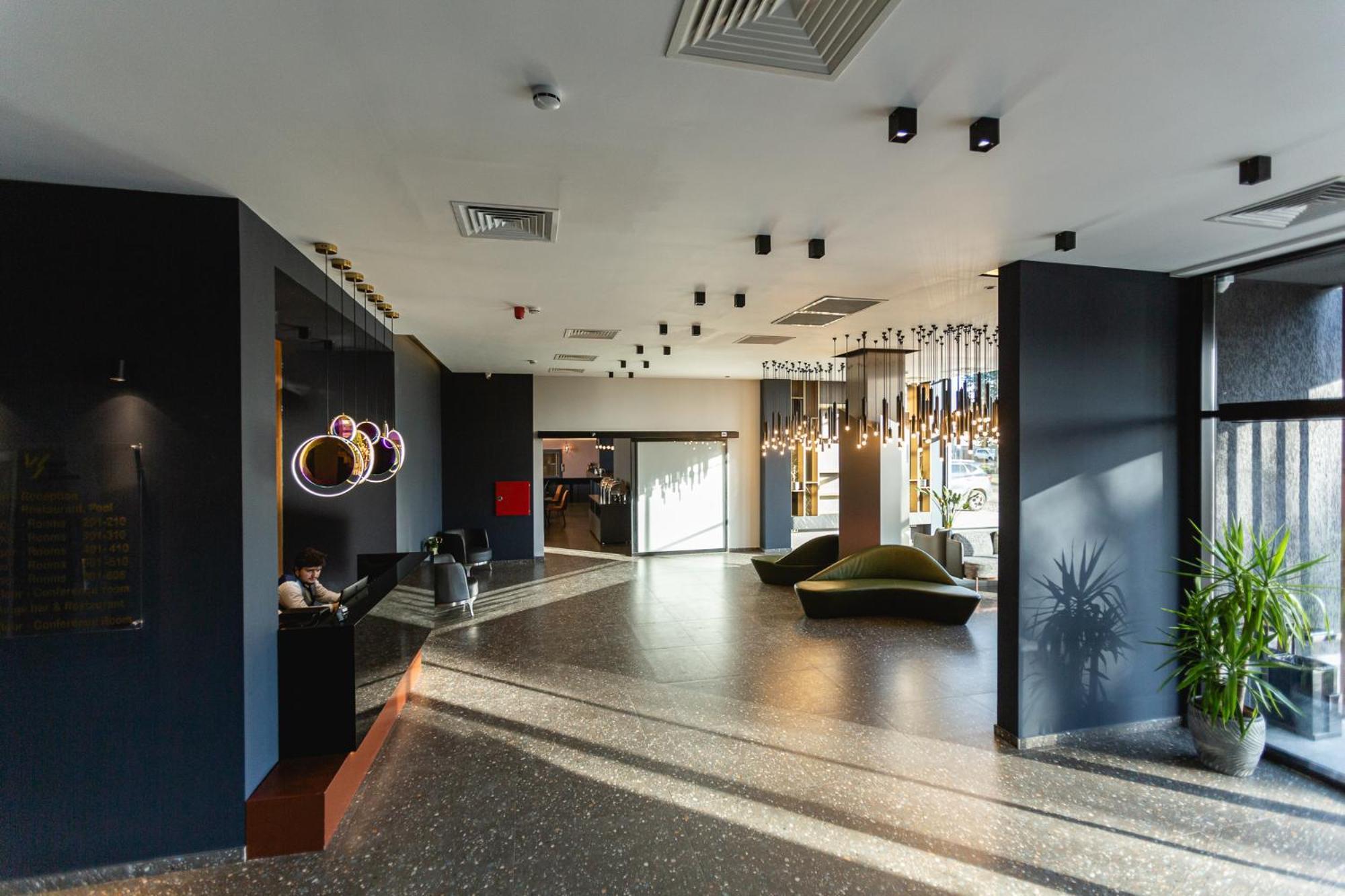 West Inn Georgia 쿠타이시 외부 사진