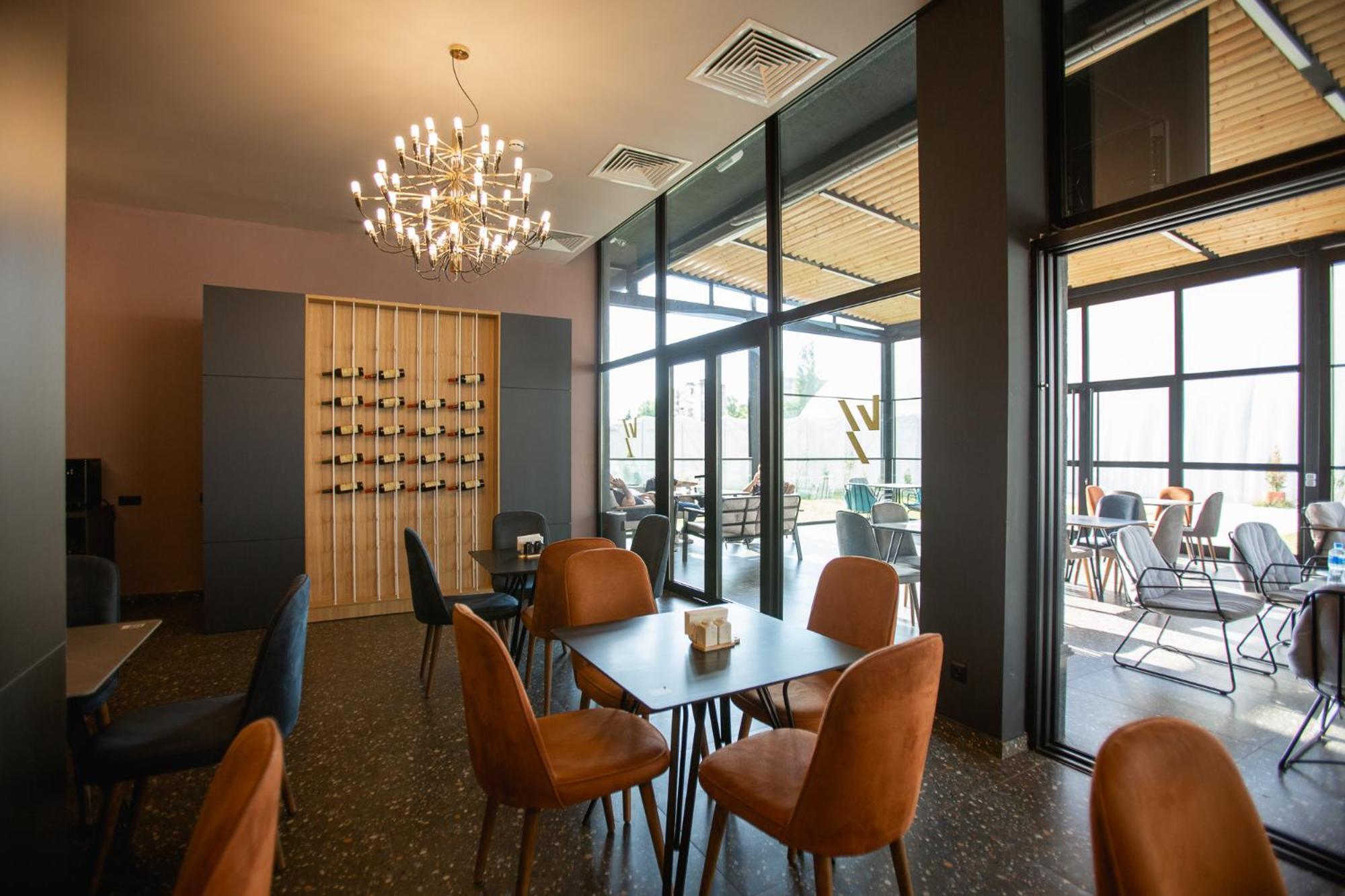 West Inn Georgia 쿠타이시 외부 사진