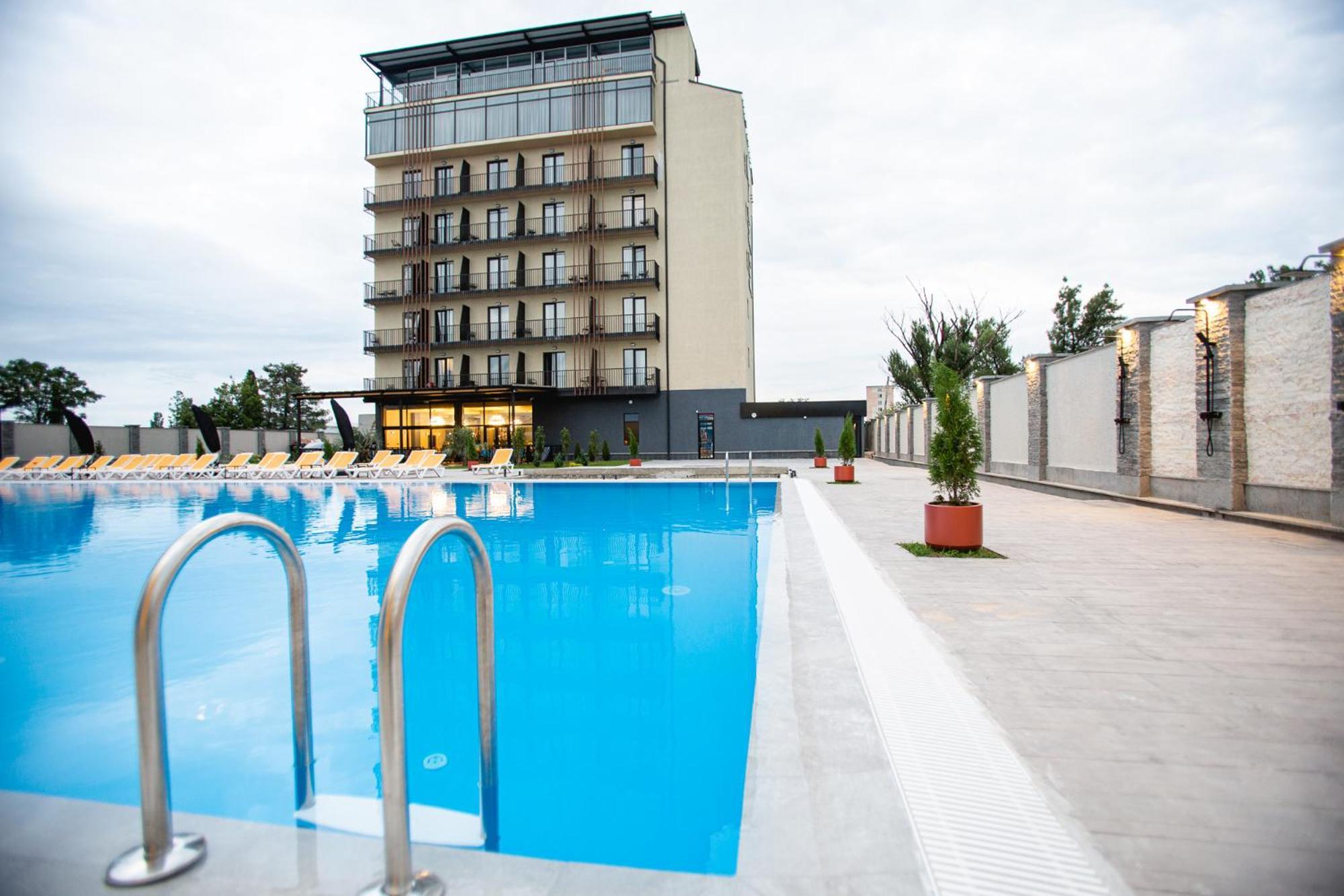 West Inn Georgia 쿠타이시 외부 사진