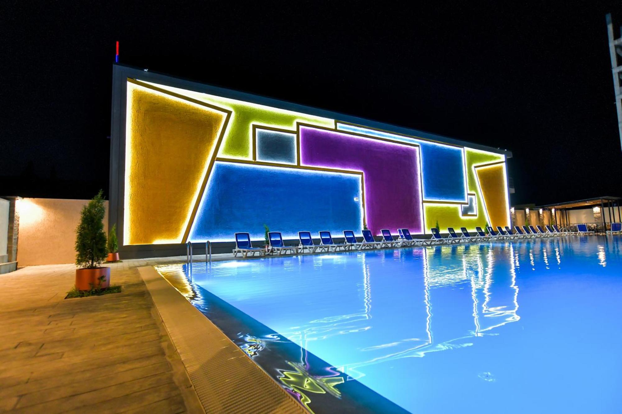 West Inn Georgia 쿠타이시 외부 사진